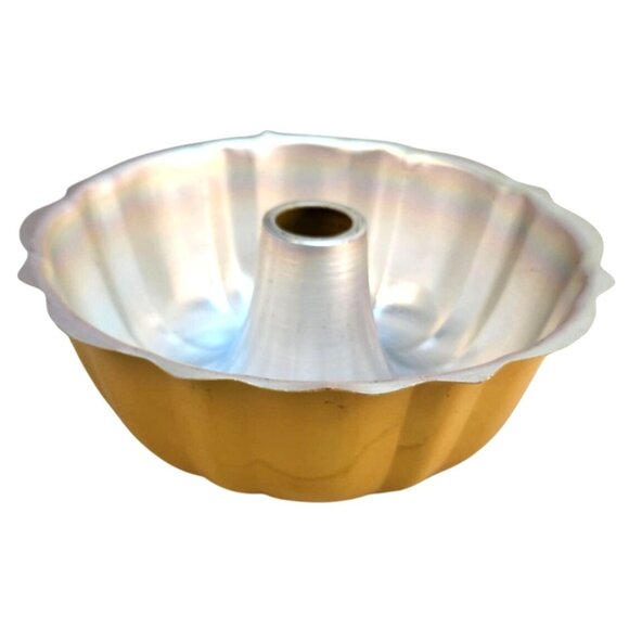Fluted Ring Shaped Aluminum Bundt Cake Pan For Baking Crafts Decorative Retro Ba - Picture 1 of 8